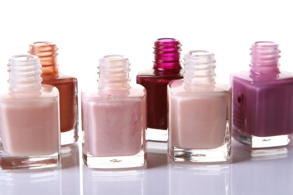 Comment intégrer des accessoires en perles dans une tenue de mariage estival?